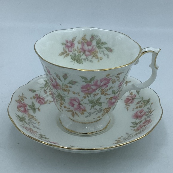 Vintage Royal Albert England Bone China  Pink Brocade Roses Teacup and Saucer - Picture 1 of 12